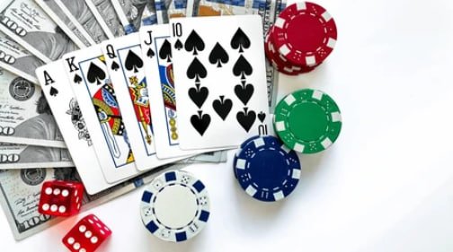 Dashboard aplikasi kiosgamers menampilkan ringkasan akun, riwayat transaksi, dan pasar sepak bola yang tersedia